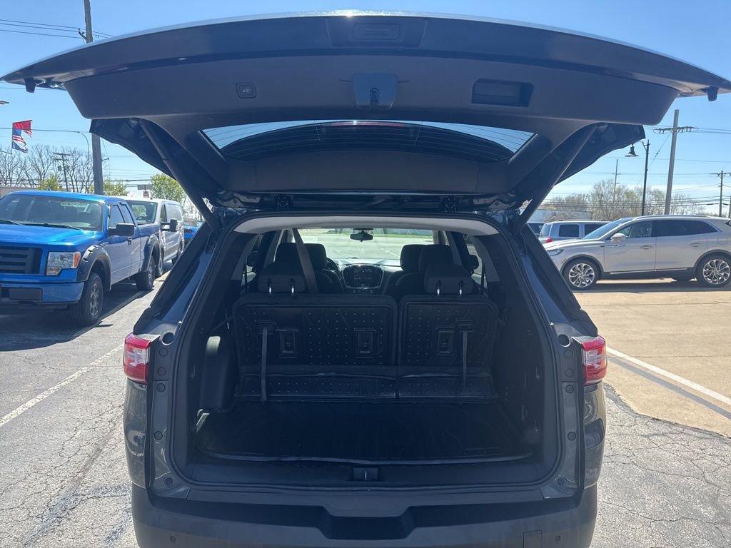 Used 2020 Chevrolet Traverse LT image 41