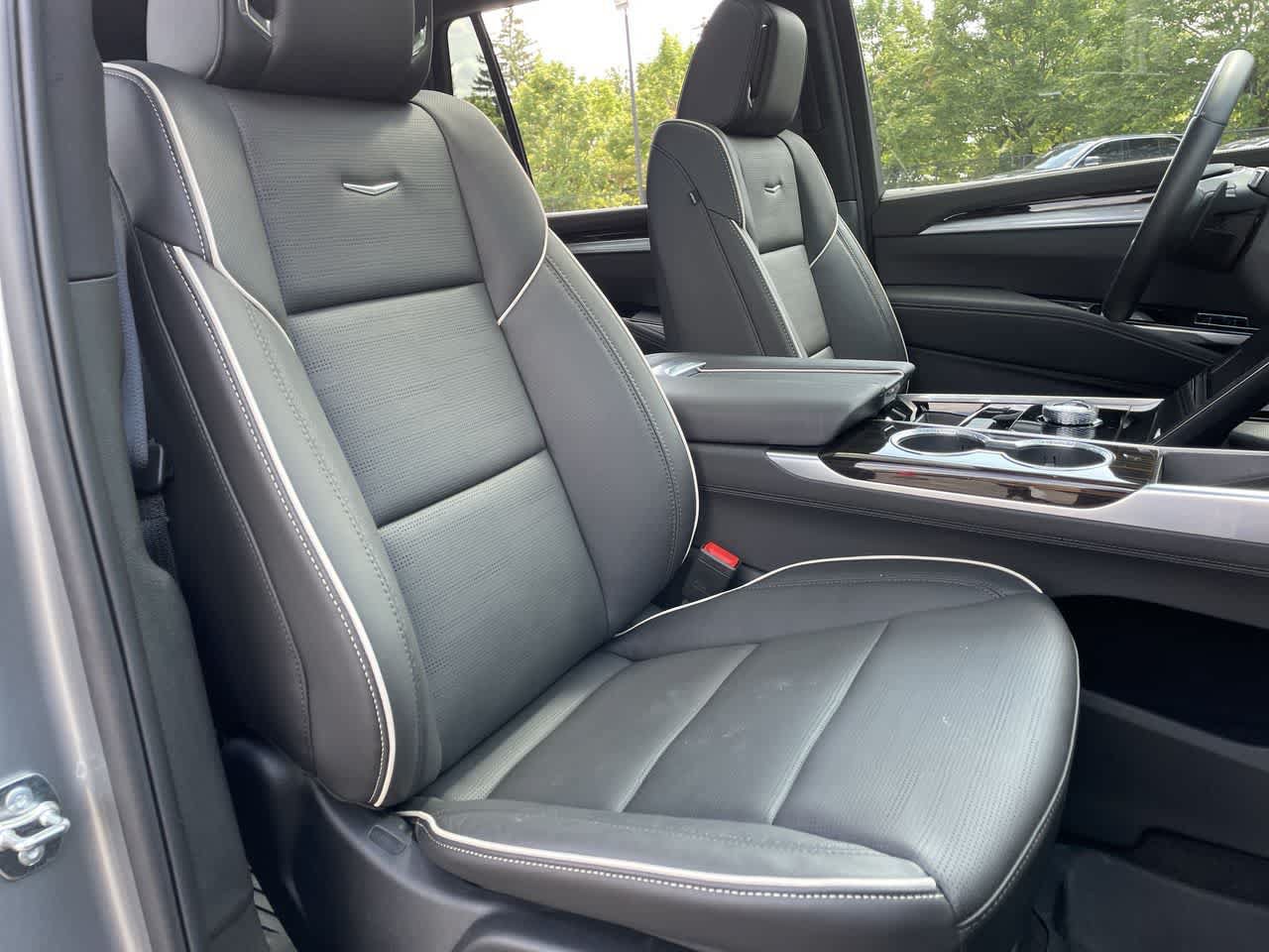 Certified 2026 Cadillac Escalade Luxury w/ LPO, Floor Liner Package AWD/4WD image 14