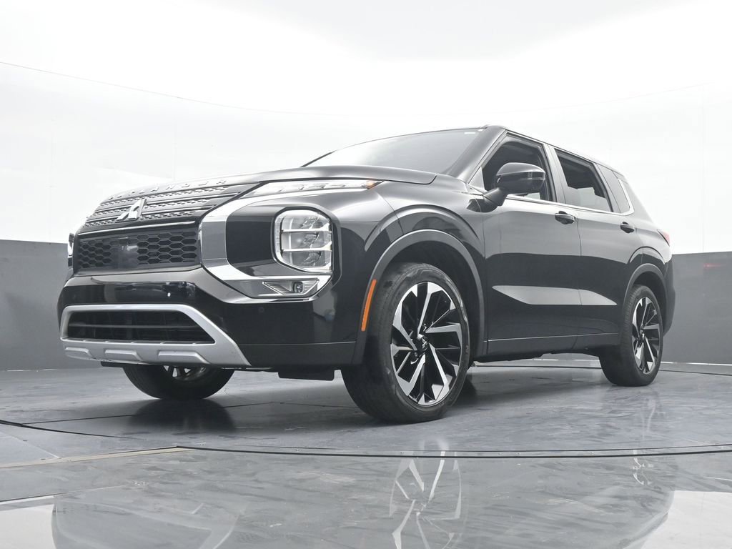 Used 2022 Mitsubishi Outlander SE image 62