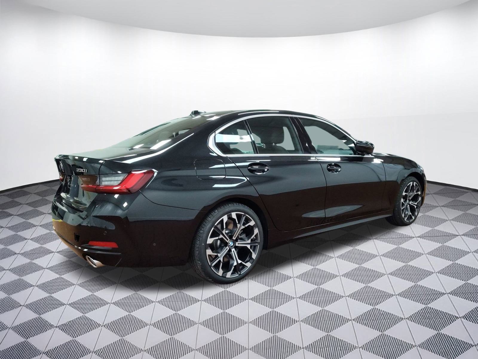 Used 2026 BMW 330i xDrive Sedan w/ Premium Package image 8