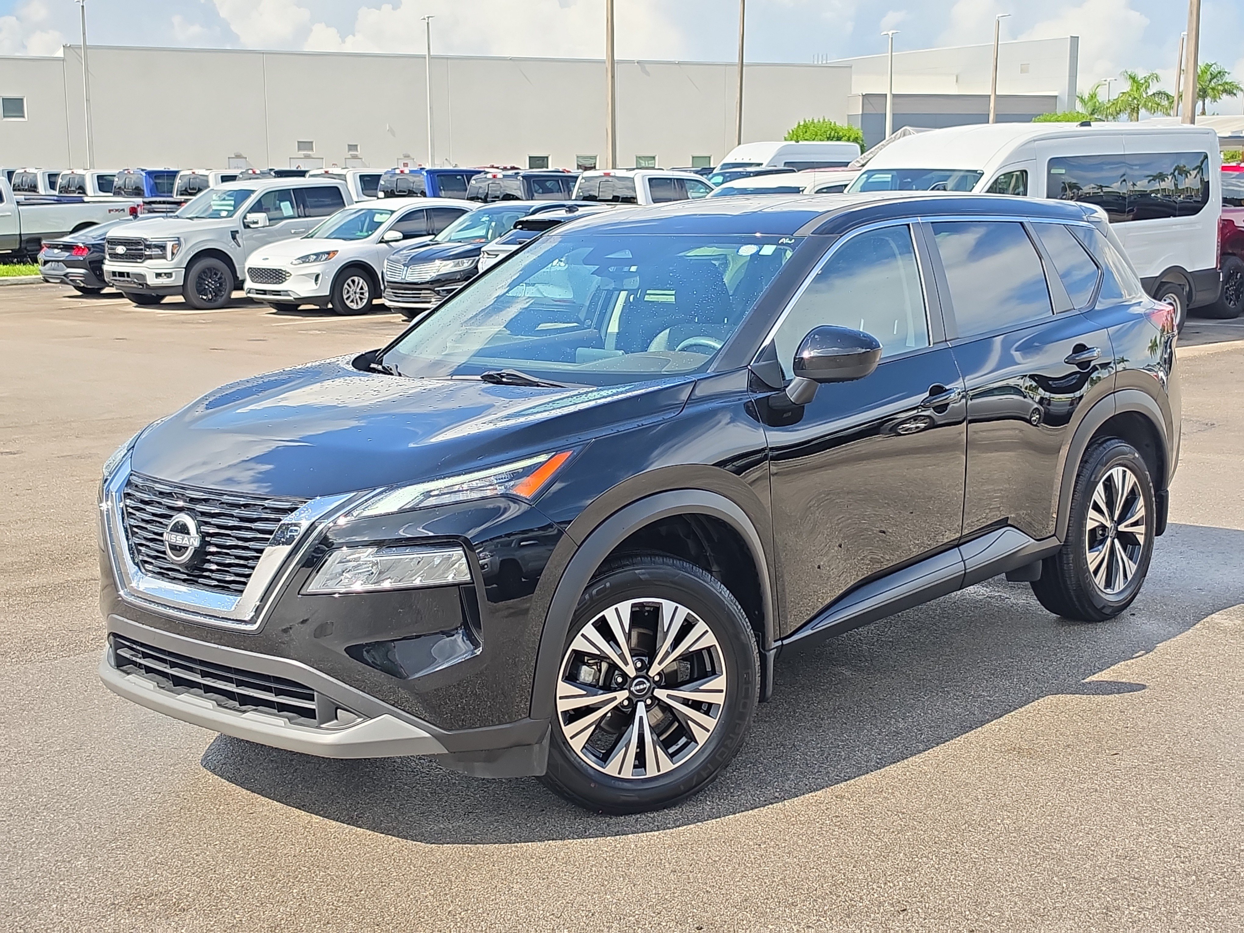 Used 2023 Nissan Rogue SV FWD image 33