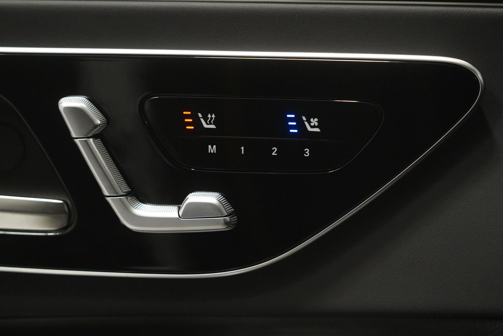 New 2026 Mercedes-Benz CLE 53 AMG 4MATIC Coupe image 31