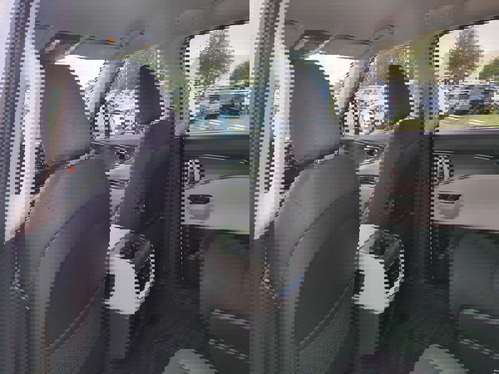 Certified 2024 Kia Carnival LX image 17