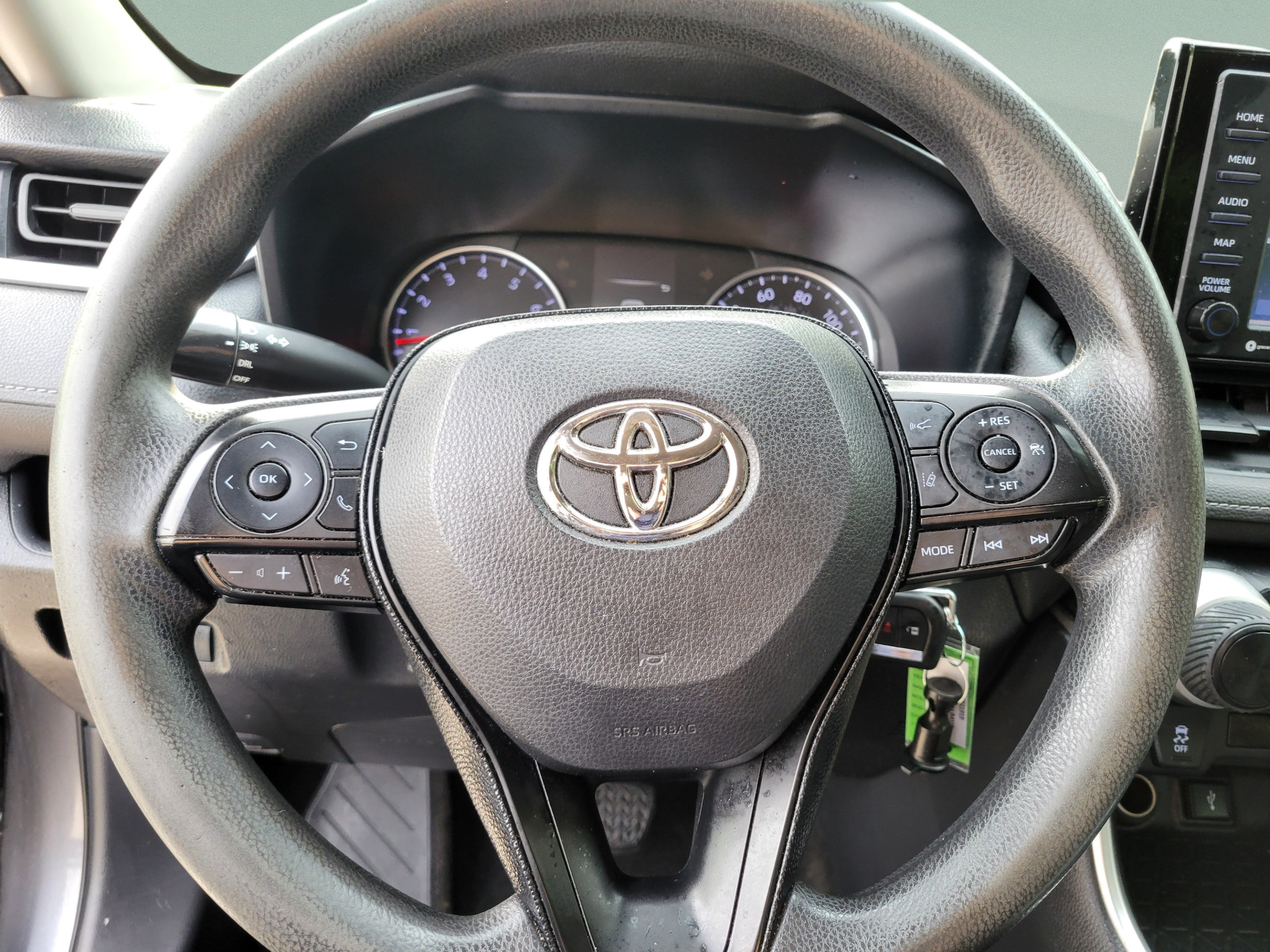 Used 2020 Toyota RAV4 LE w/ Carpet Mat Package FWD image 16