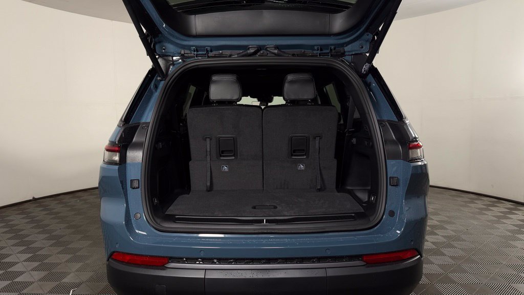 New 2027 Jeep Grand Cherokee L Limited AWD/4WD image 9