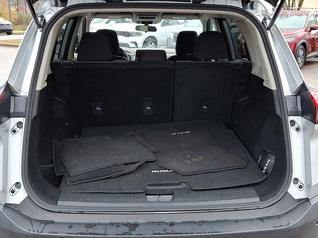 Used 2023 Nissan Rogue SV image 31