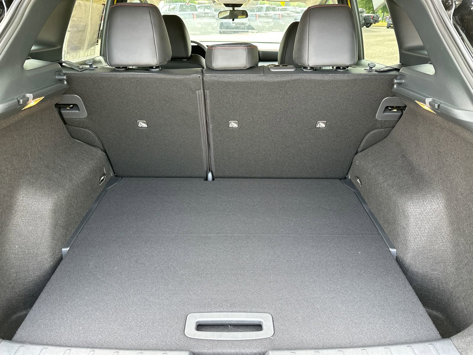 Certified 2025 Nissan Kicks SR FWD image 16