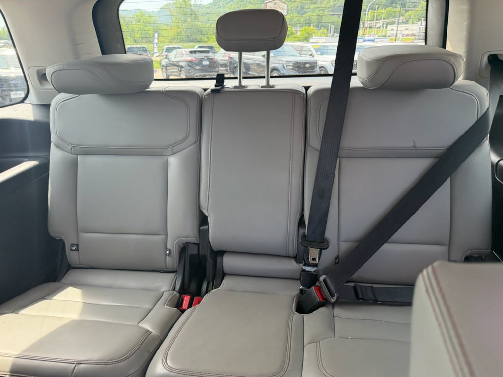 Used 2025 Ford Expedition Active AWD/4WD image 11