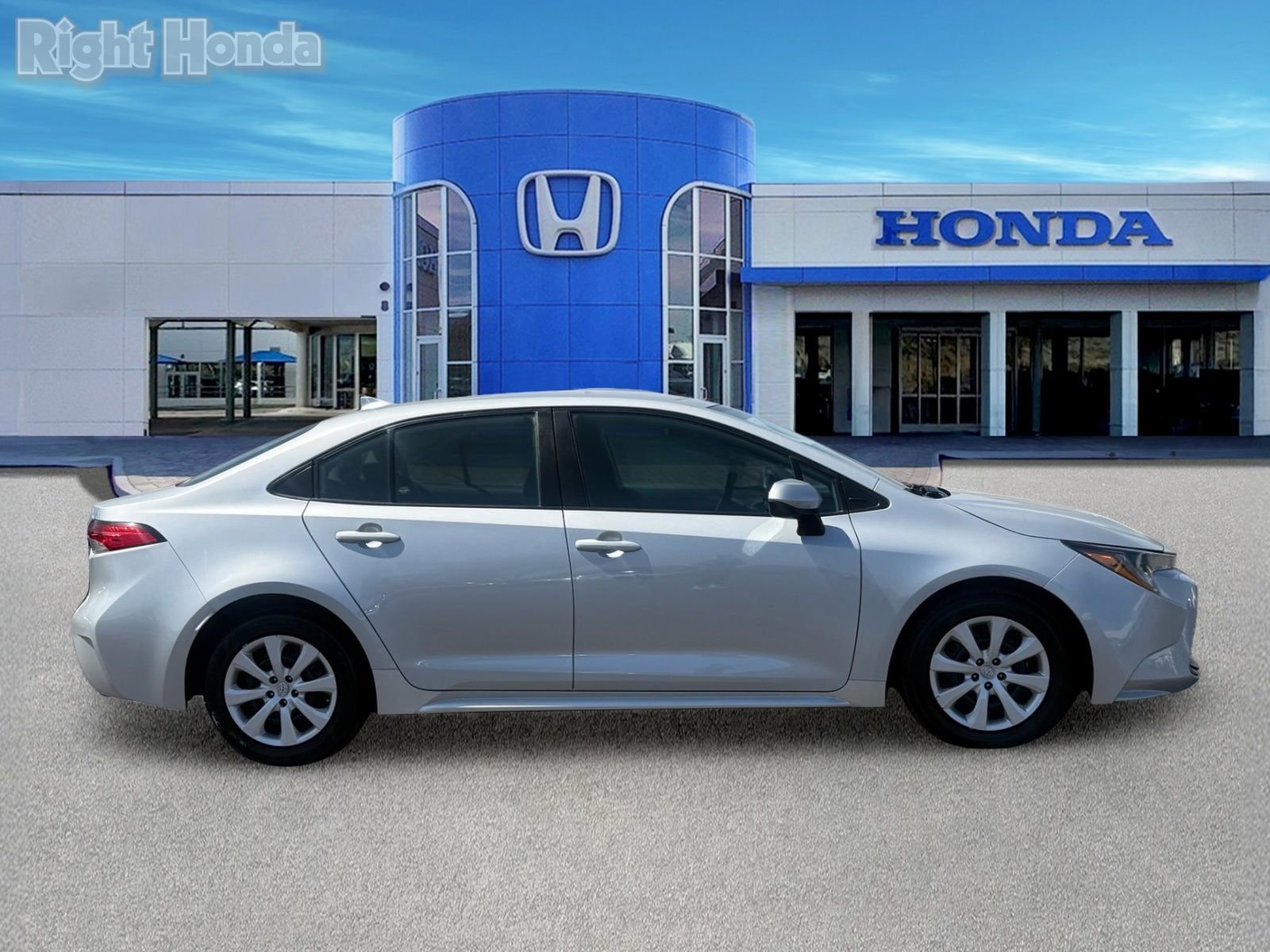 Used 2024 Toyota Corolla LE FWD image 9