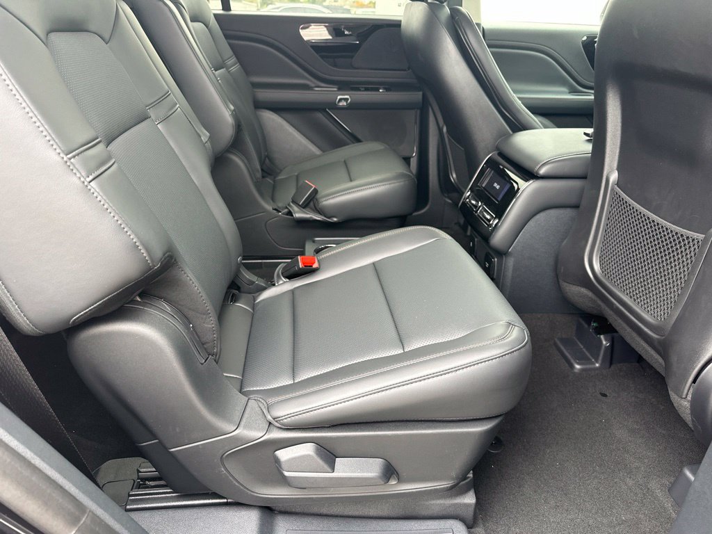 New 2026 Lincoln Aviator AWD image 29