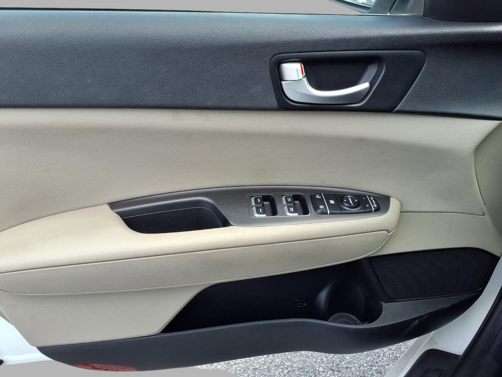 Used 2017 Kia Optima LX image 18