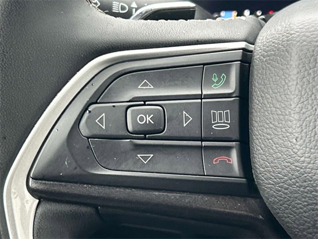 Used 2023 Jeep Grand Cherokee Altitude image 21