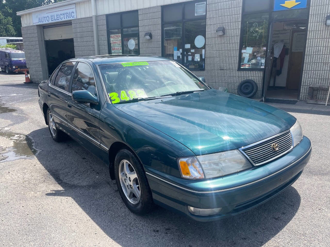 Used 1998 Toyota Avalon XL FWD image 3