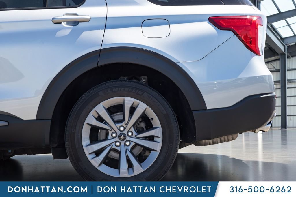 Used 2022 Ford Explorer XLT w/ Equipment Group 202A AWD/4WD image 28