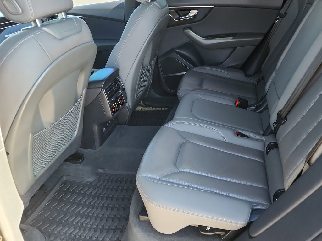 Used 2021 Audi Q8 Prestige w/ Prestige Package image 10
