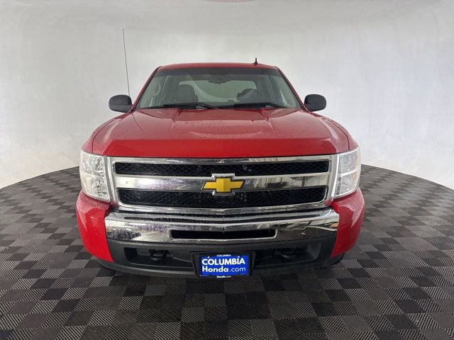 Used 2010 Chevrolet Silverado 1500 LT w/ Interior Plus Package AWD/4WD image 2