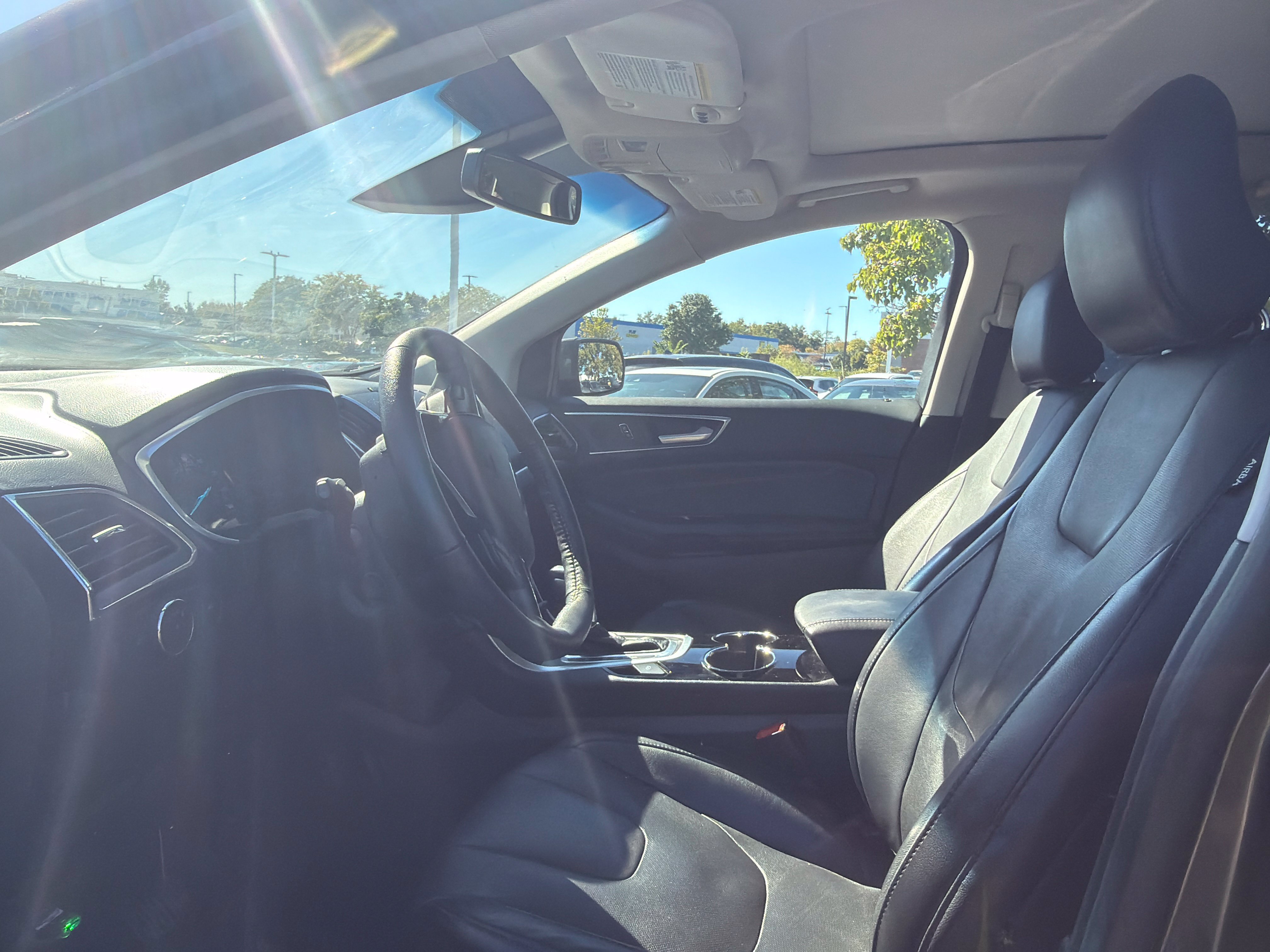 Used 2018 Ford Edge Titanium w/ Equipment Group 301A AWD/4WD image 15
