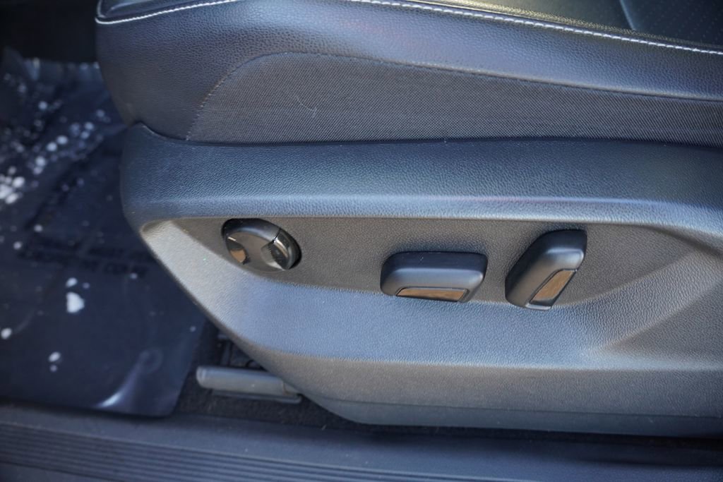 Used 2021 Volkswagen Tiguan SE w/ Panoramic Sunroof Package image 23