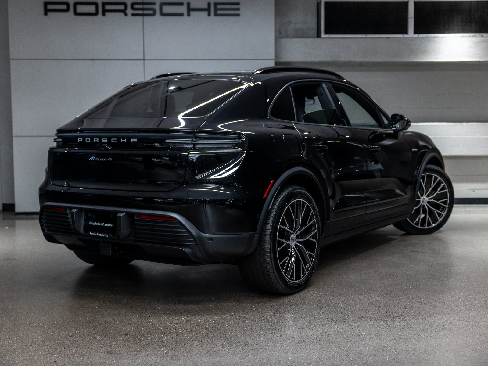 New 2026 Porsche Macan 4 Electric AWD/4WD image 8