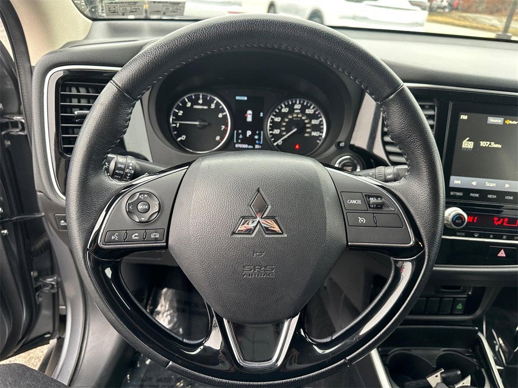 Used 2020 Mitsubishi Outlander SE image 15