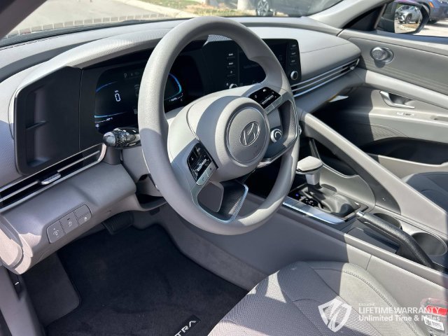 New 2026 Hyundai Elantra SE FWD image 22