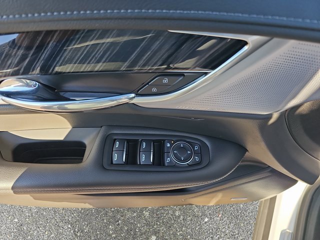 Used 2025 Cadillac XT6 Premium Luxury w/ LPO, Floor Liner Package image 31