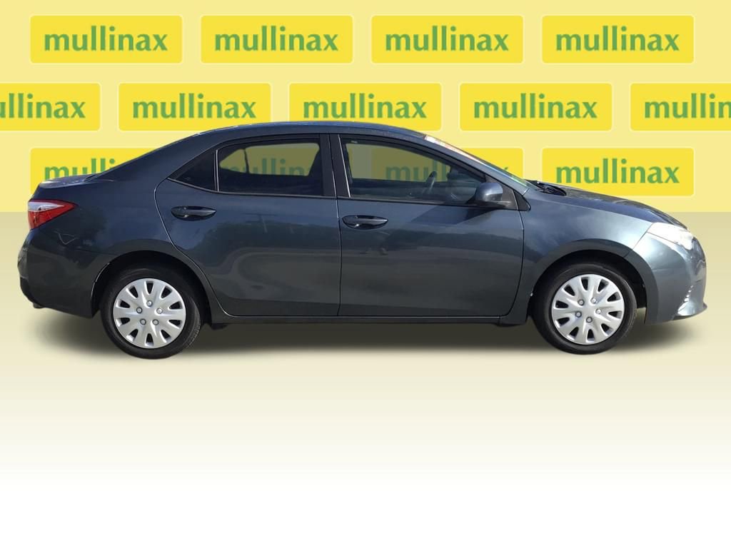Used 2015 Toyota Corolla LE FWD image 2