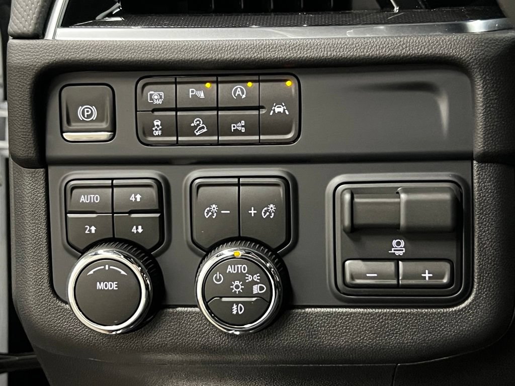 New 2026 Chevrolet Suburban RST w/ Comfort Package AWD/4WD image 16