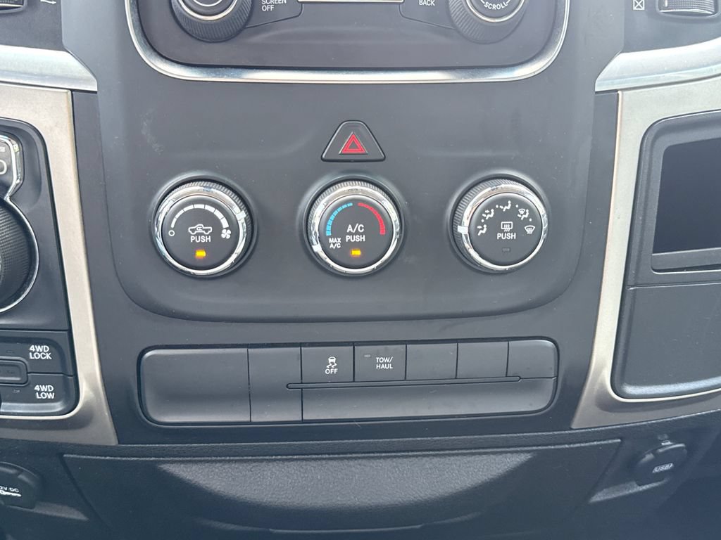 Used 2019 RAM 1500 Classic SLT AWD/4WD image 24