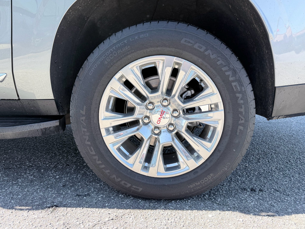 Used 2025 GMC Yukon XL Denali RWD image 41