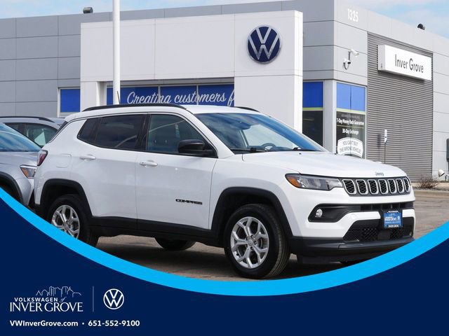 Used 2024 Jeep Compass Latitude image 1