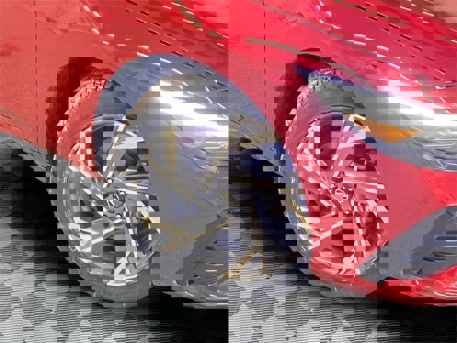 Used 2025 Hyundai Elantra Limited image 31