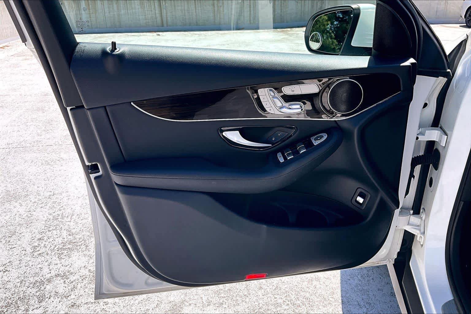 Used 2019 Mercedes-Benz GLC 300 4MATIC image 22