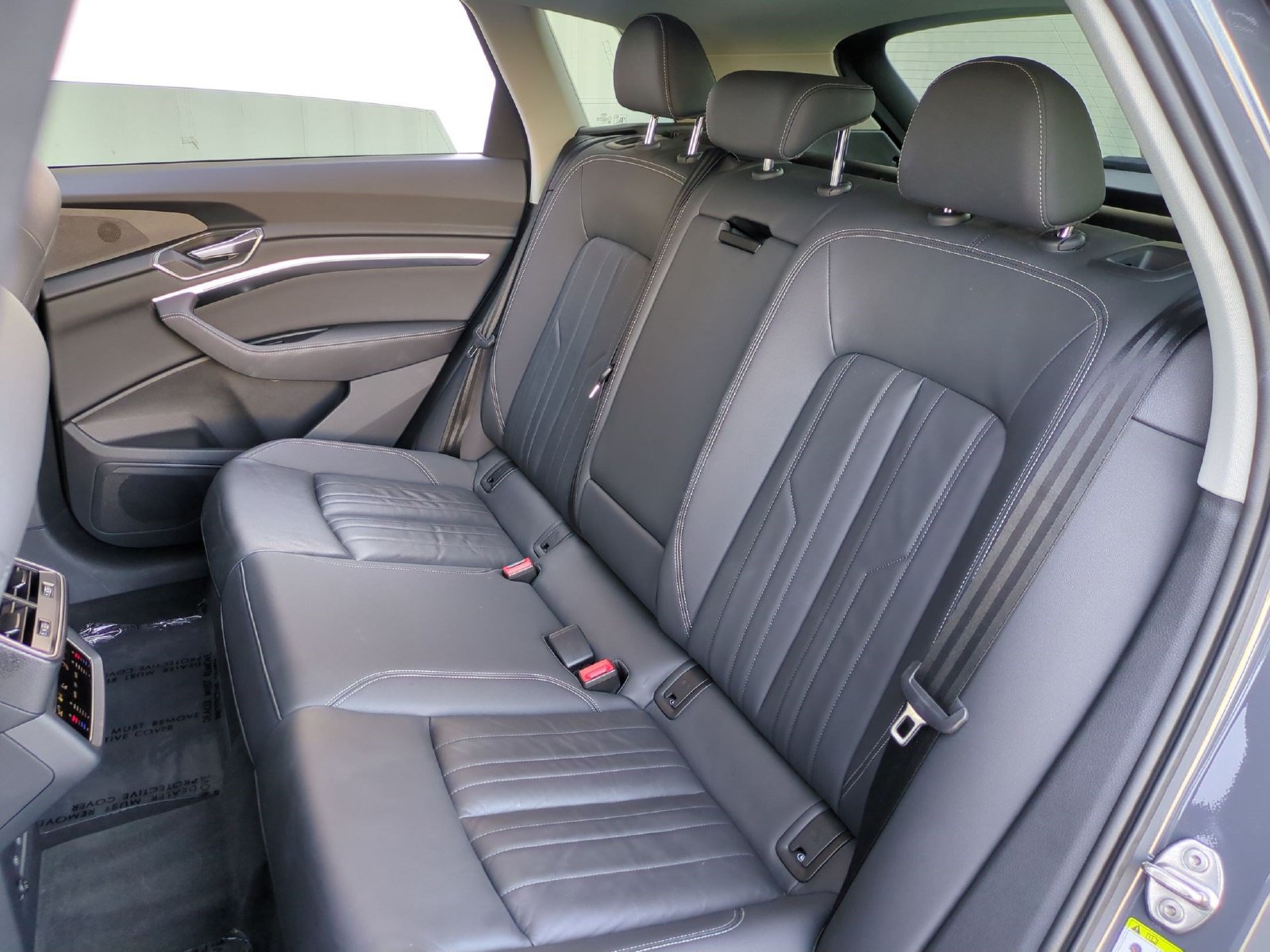 Used 2024 Audi Q8 e-tron Premium AWD/4WD image 30