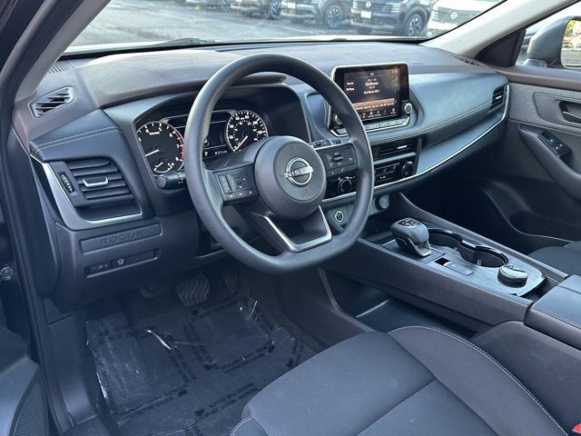 Used 2023 Nissan Rogue S image 32