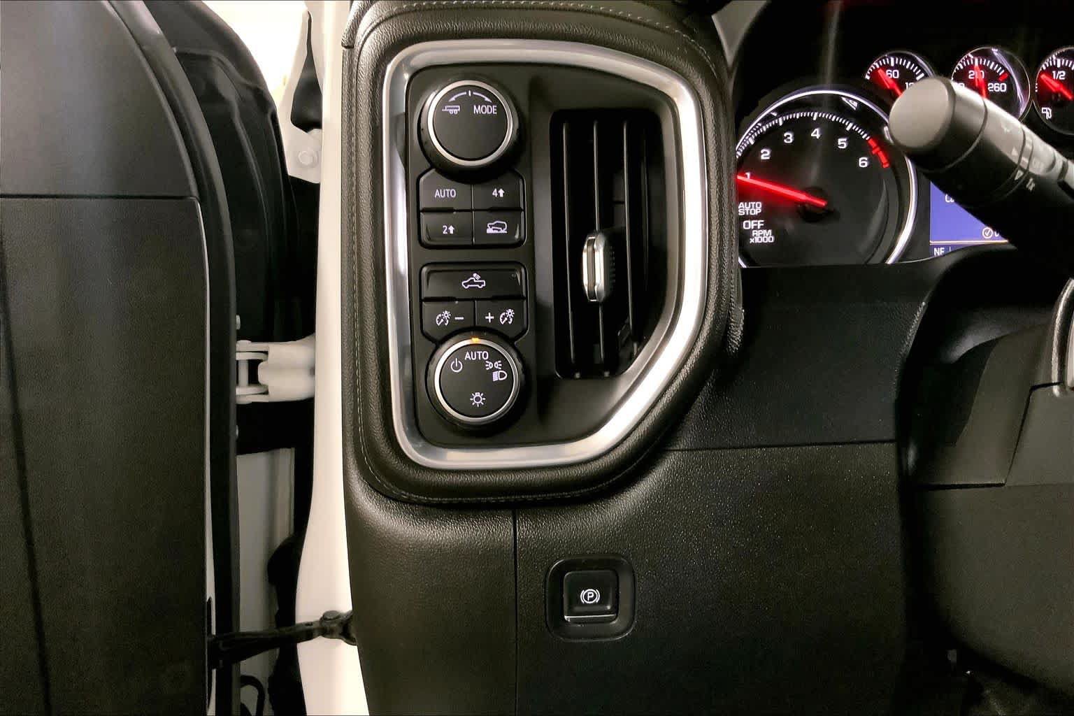 Used 2021 Chevrolet Silverado 1500 LT AWD/4WD image 35