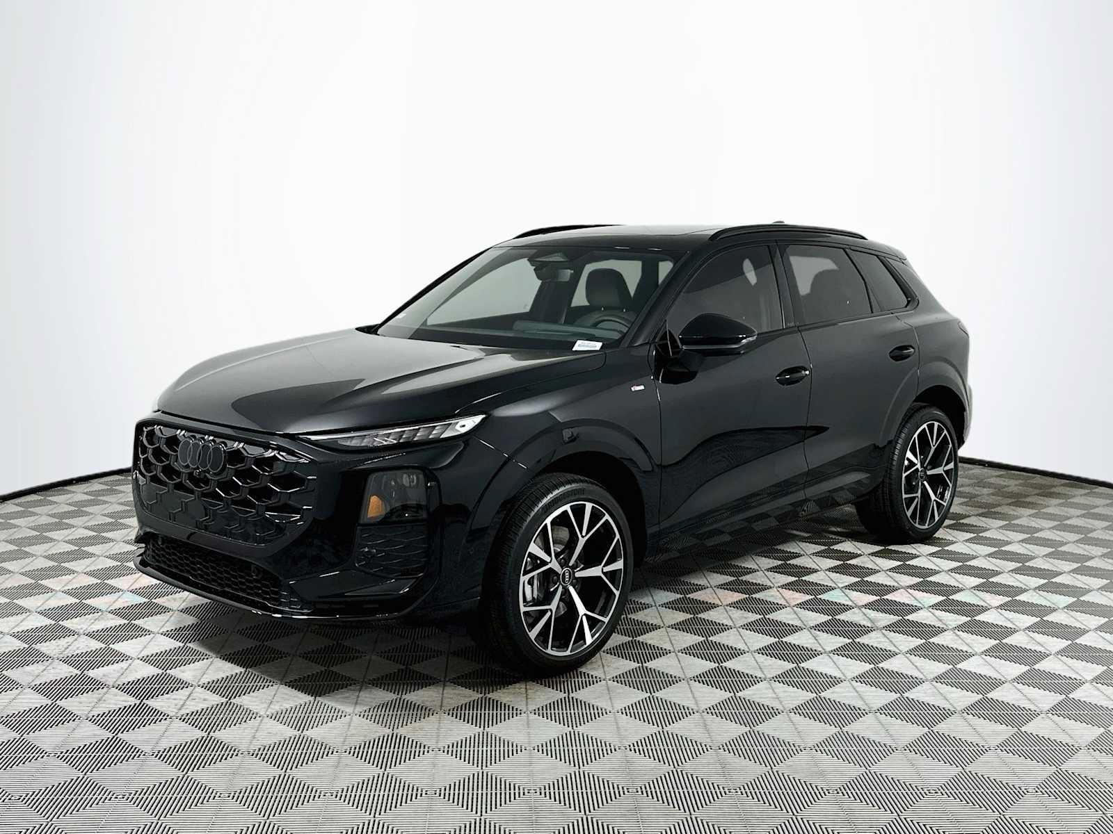 New 2026 Audi Q3 quattro 2.0T AWD/4WD image 3