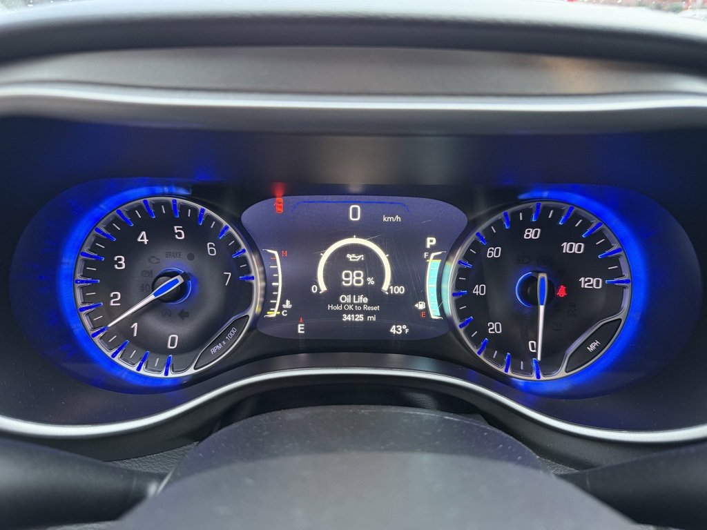 Used 2024 Chrysler Pacifica Touring-L image 20