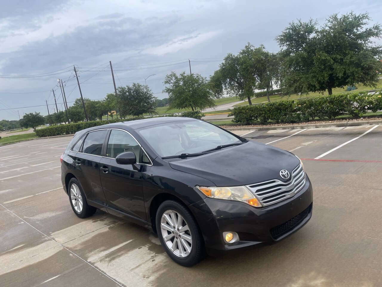 Used 2011 Toyota Venza FWD image 2