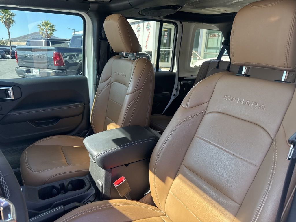 Used 2023 Jeep Wrangler Unlimited Sahara AWD/4WD image 16