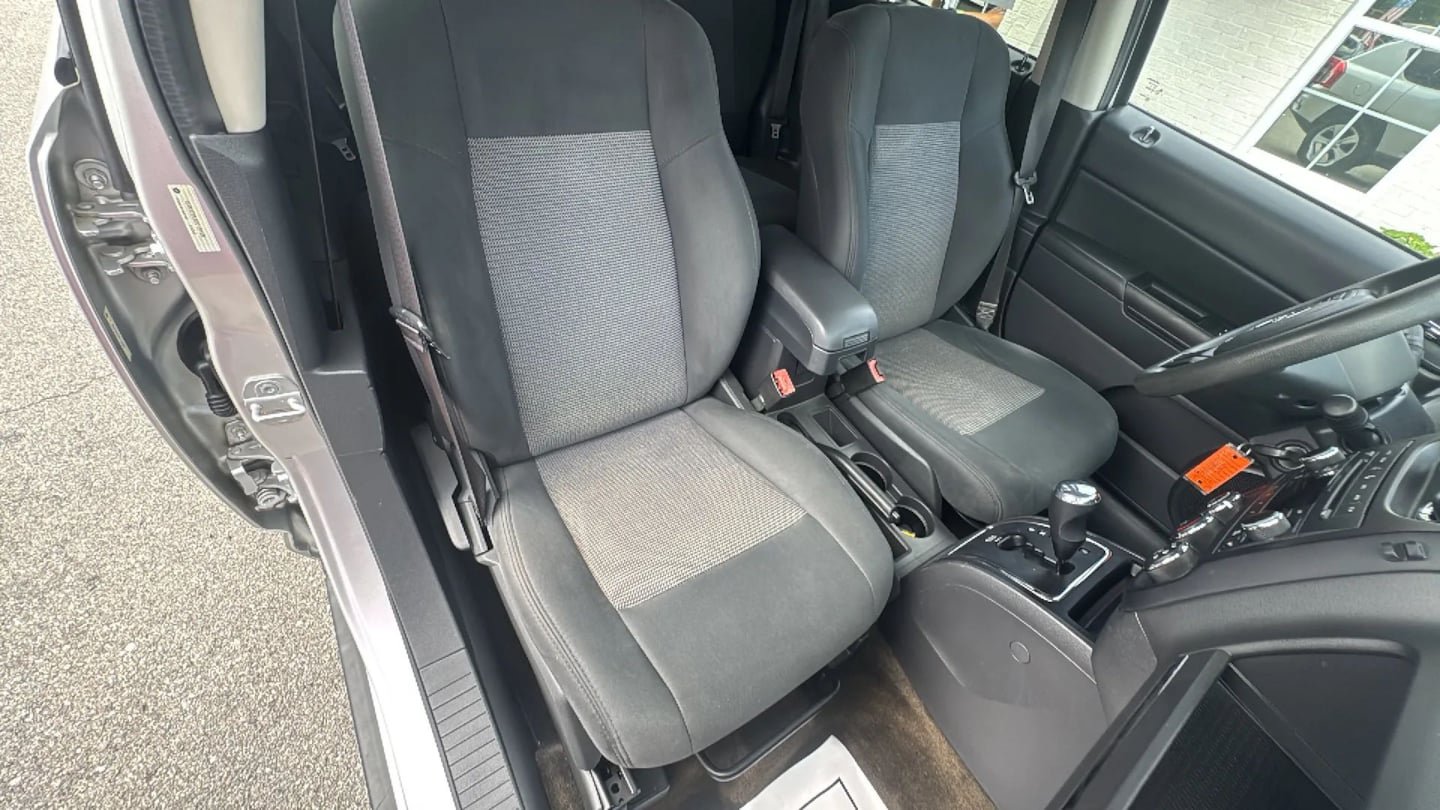 Used 2013 Jeep Compass Sport FWD image 25