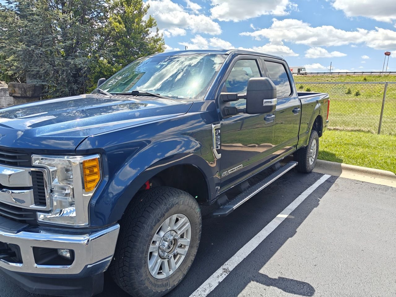 Used 2017 Ford F250 XLT w/ XLT Value Package AWD/4WD image 2