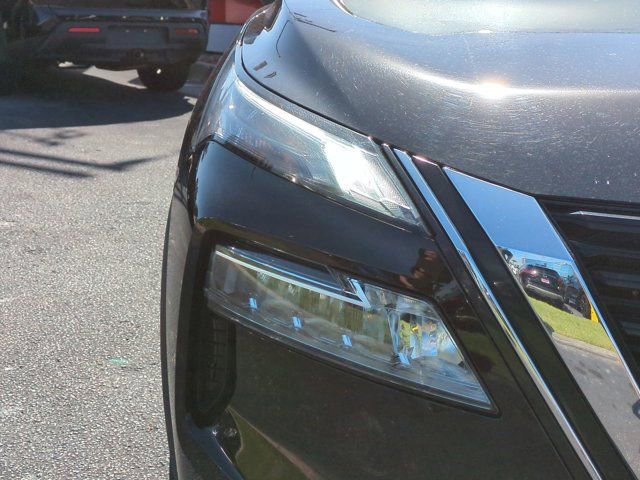 Certified 2023 Nissan Rogue SV FWD image 11