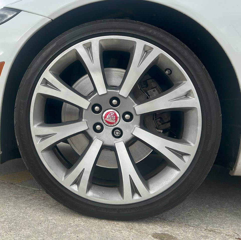 Used 2015 Jaguar XK Convertible image 41