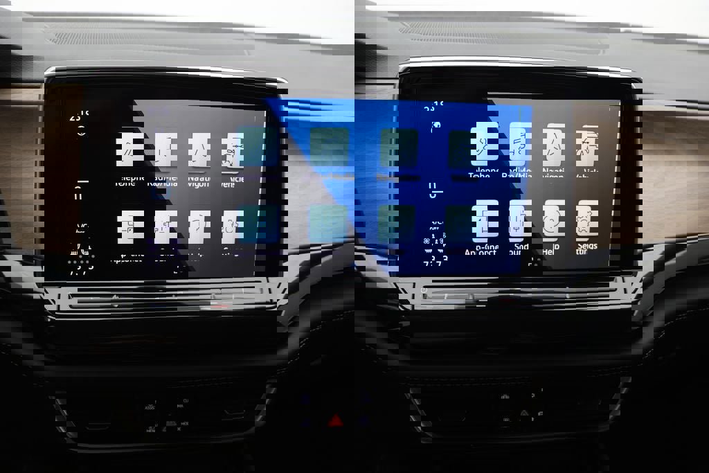 Used 2025 Volkswagen Atlas SE image 21