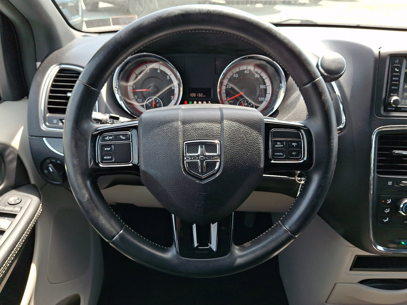 Used 2016 Dodge Grand Caravan SE FWD image 21