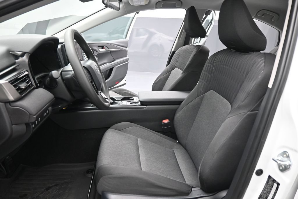 Used 2025 Toyota Camry LE FWD image 10