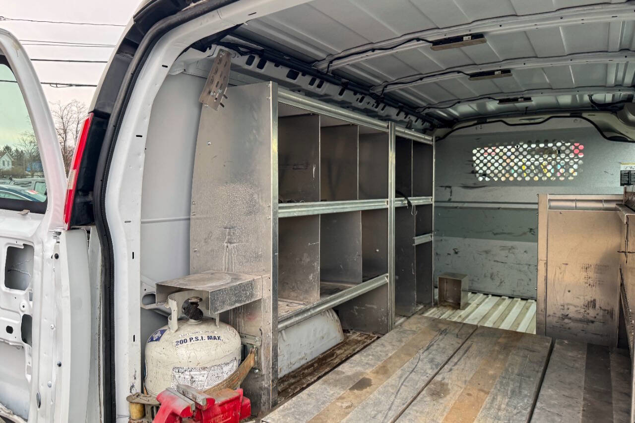 Used 2017 Chevrolet Express 2500 image 16