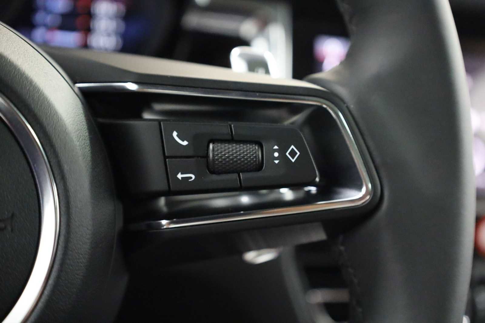 New 2026 Porsche Macan image 28