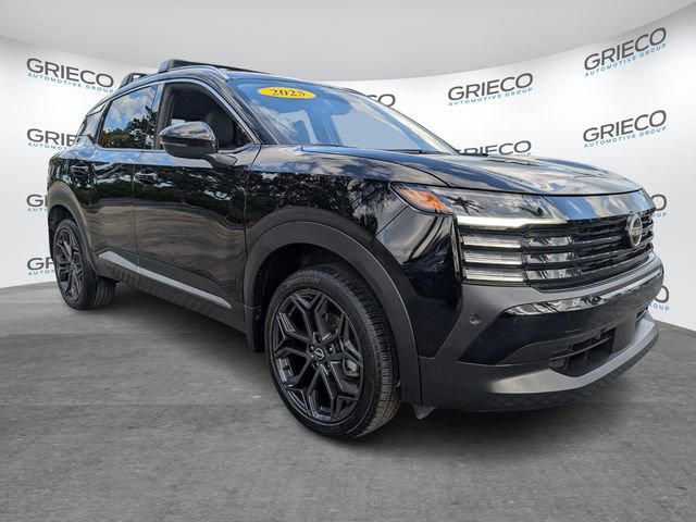 Used 2025 Nissan Kicks SR image 1